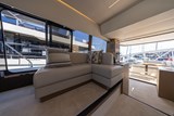 Prestige 520 for sale - saloon seating